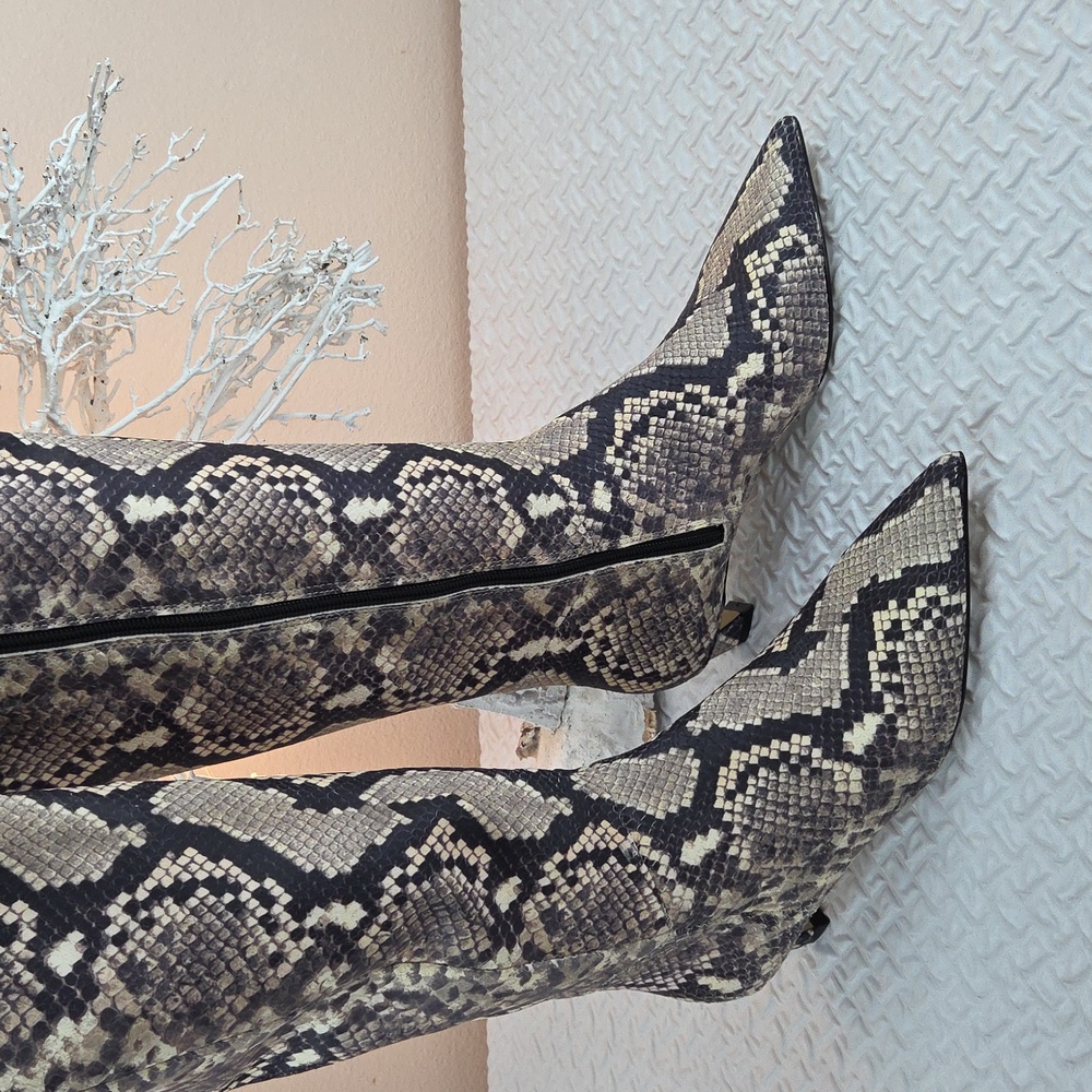 Gianni Bini Leather Boots 6-1/2M Knee High Gray Brown Kitten Heel Snake Pattern - Picture 3 of 16